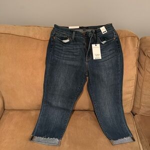 NWT Judy Blue mid rise raw hem skinny fit capri size 5/27